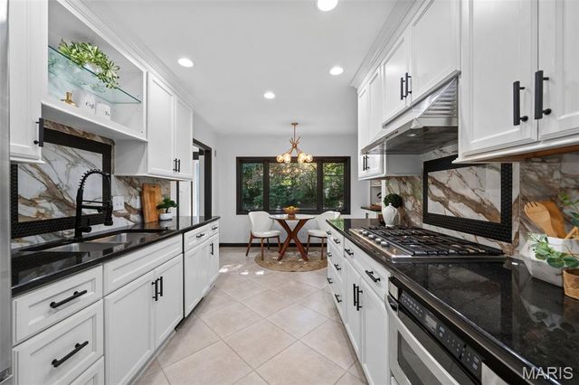 542 White Rose Lane, Olivette, MO 63132