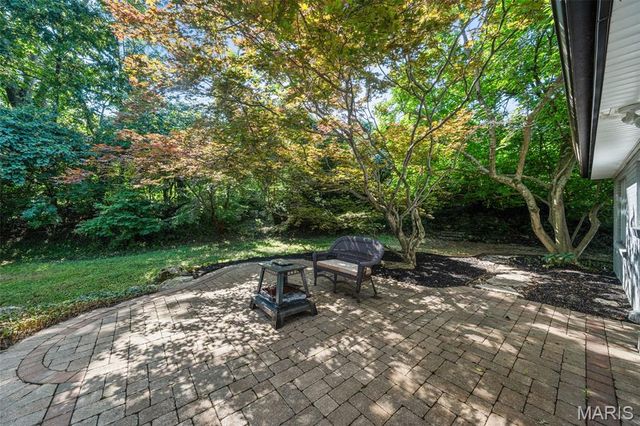 542 White Rose Lane, Olivette, MO 63132