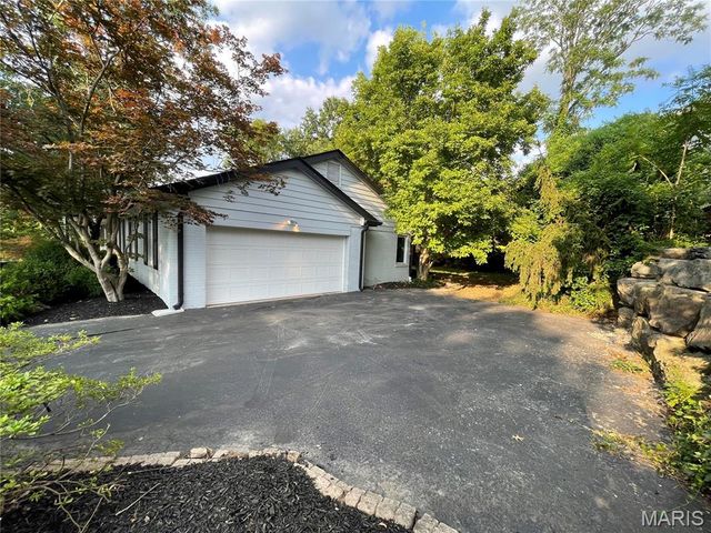 542 White Rose Lane, Olivette, MO 63132