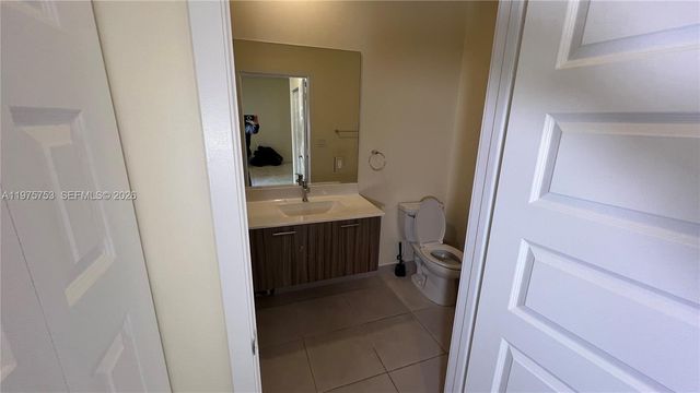 7915 NW 104th Ave 33, Doral, FL 33178