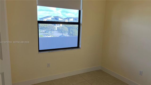 7915 NW 104th Ave 33, Doral, FL 33178