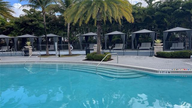 7915 NW 104th Ave 33, Doral, FL 33178