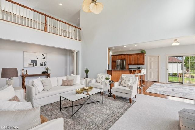 317 E Edinburgh Drive, Highland Heights, OH 44143