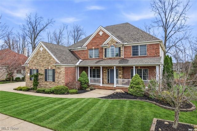 317 E Edinburgh Drive, Highland Heights, OH 44143