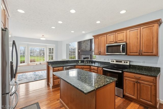 317 E Edinburgh Drive, Highland Heights, OH 44143