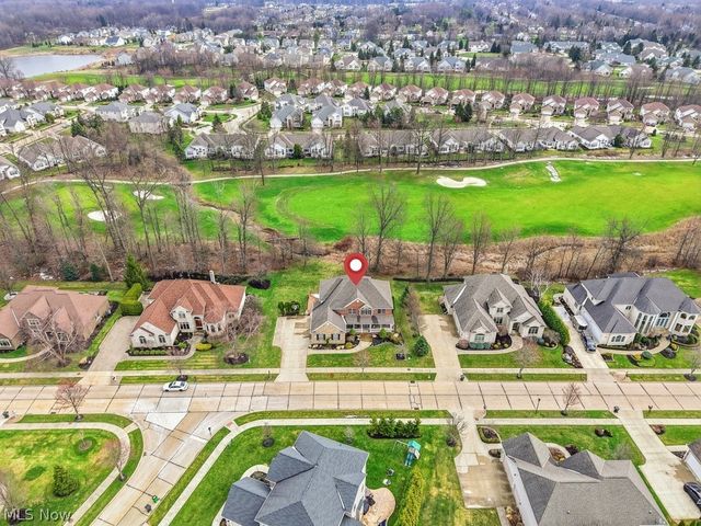 317 E Edinburgh Drive, Highland Heights, OH 44143