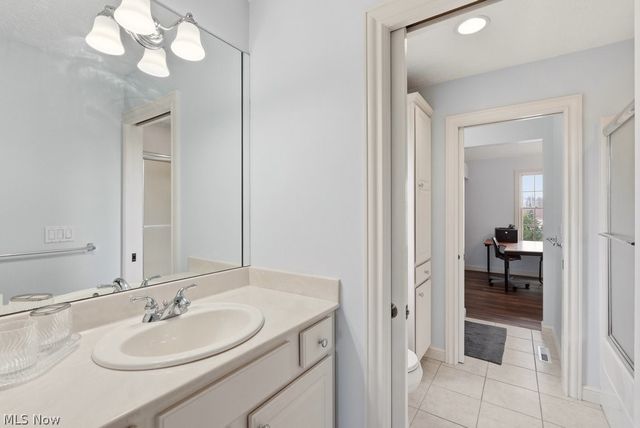 317 E Edinburgh Drive, Highland Heights, OH 44143