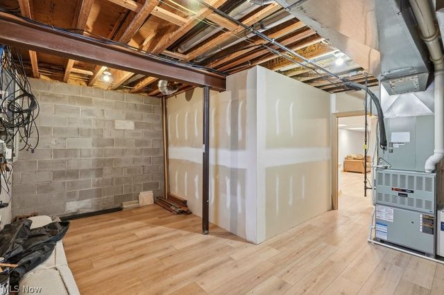 317 E Edinburgh Drive, Highland Heights, OH 44143