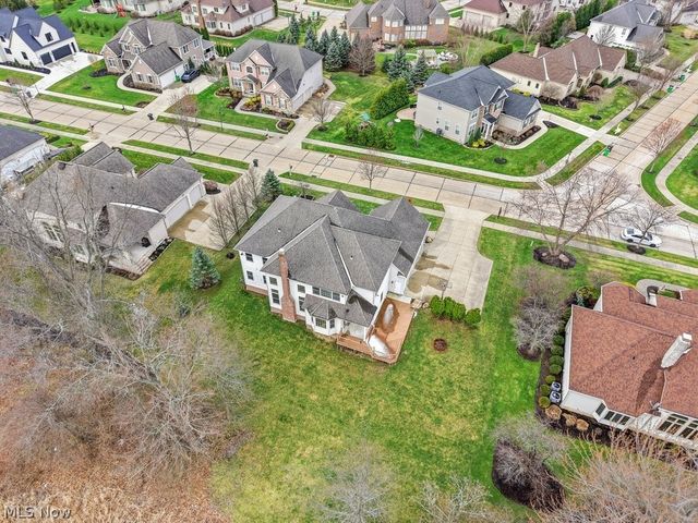 317 E Edinburgh Drive, Highland Heights, OH 44143