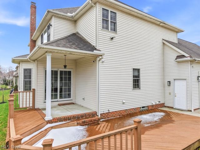 317 E Edinburgh Drive, Highland Heights, OH 44143