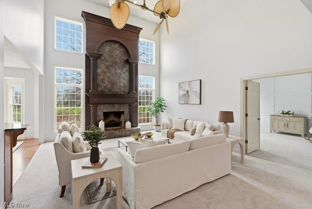 317 E Edinburgh Drive, Highland Heights, OH 44143