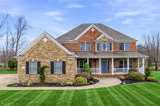 317 E Edinburgh Drive, Highland Heights, OH 44143