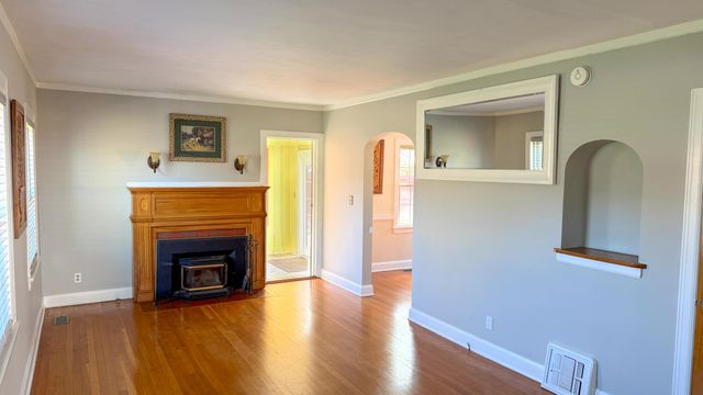 926 E University Street, Springfield, MO 65807