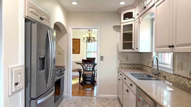 926 E University Street, Springfield, MO 65807