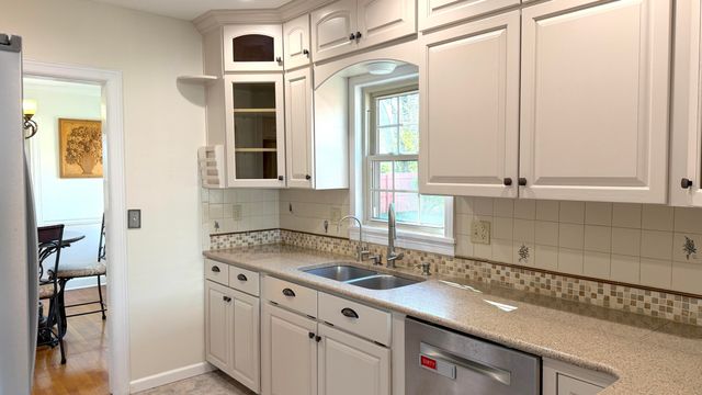 926 E University Street, Springfield, MO 65807