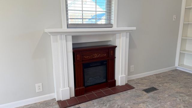 926 E University Street, Springfield, MO 65807