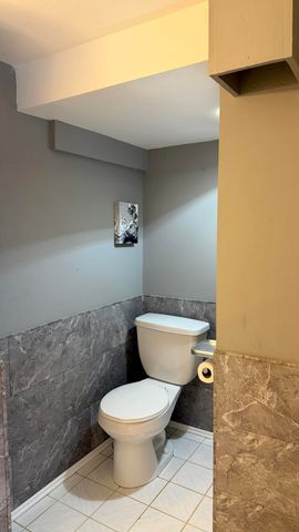 926 E University Street, Springfield, MO 65807