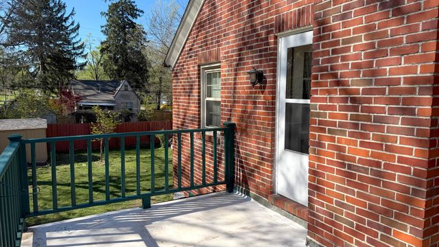 926 E University Street, Springfield, MO 65807