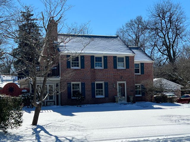 926 E University Street, Springfield, MO 65807