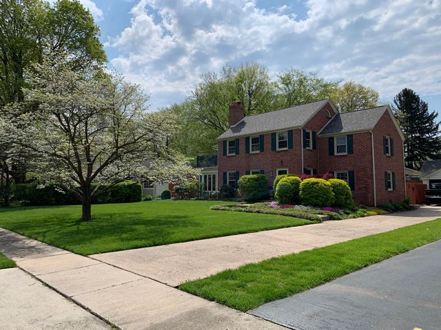 926 E University Street, Springfield, MO 65807