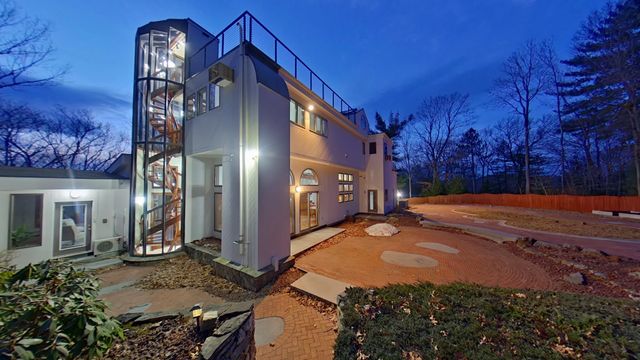143 High Ridge Road, Manchester, NH 03104