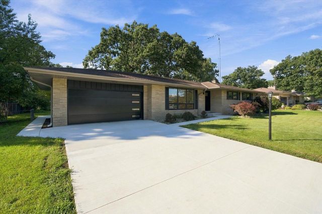 4205 86th STREETS, Kenosha, WI 53142