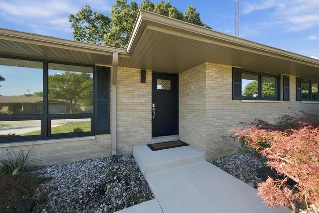 4205 86th STREETS, Kenosha, WI 53142