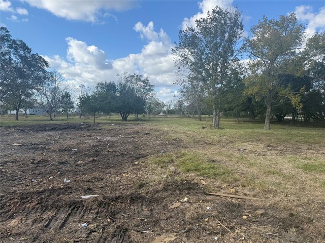 1914 1st St Lot 2 Street, Liverpool, TX 77577
