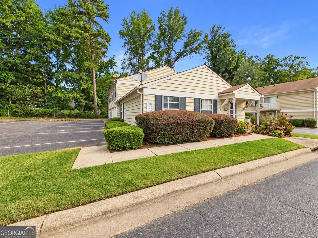 1315 Old Coach Road SW, Marietta, GA 30008 — exterior