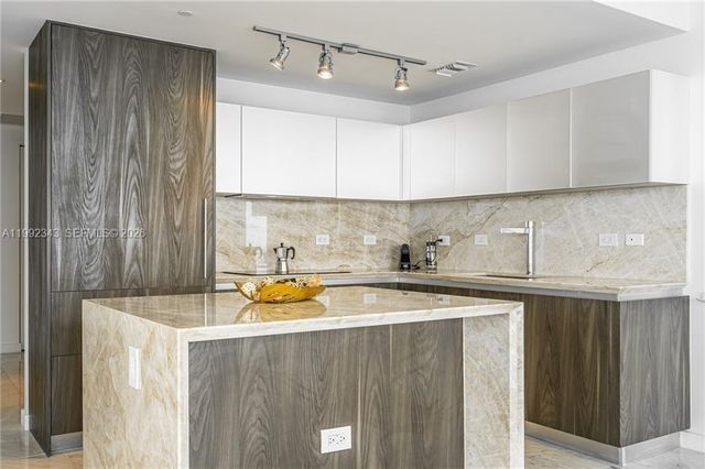 3131 NE 7th Ave 1901, Miami, FL 33137