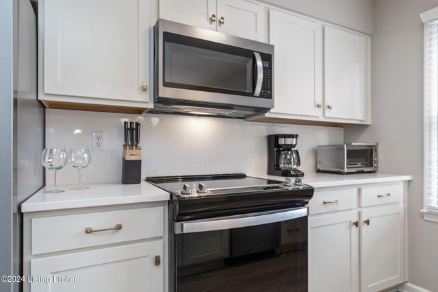 638 S 2nd St, 1, Louisville, KY 40202