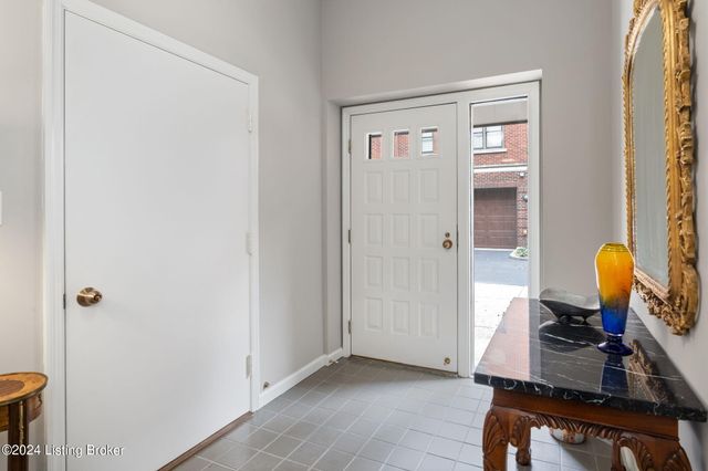 638 S 2nd St, 1, Louisville, KY 40202