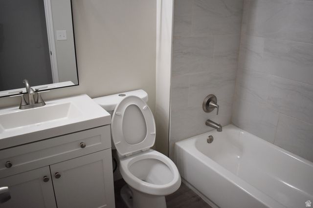 112 W CRYSTAL BAY DR, Stansbury Park, UT 84074