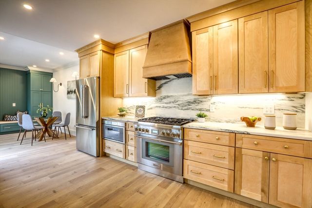 16 Chestnut Street, Boston, MA 02129