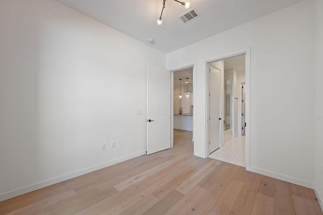 800 Embassy DR 322, Austin, TX 78702