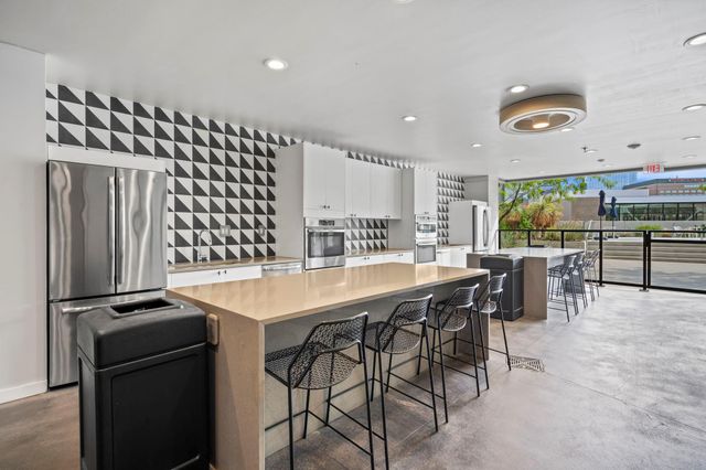 800 Embassy DR 322, Austin, TX 78702