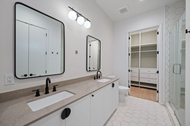 800 Embassy DR 322, Austin, TX 78702