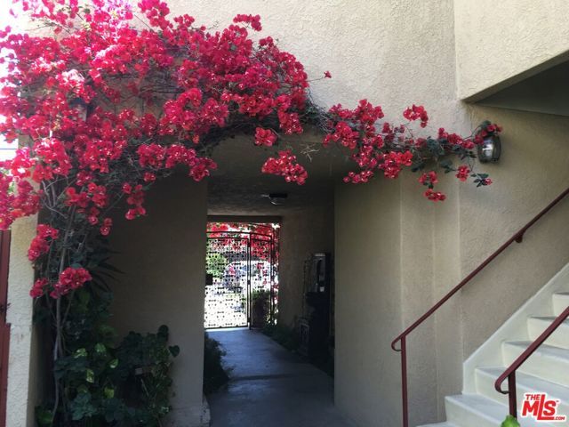 1731 Camden Avenue 4, Los Angeles, CA 90025