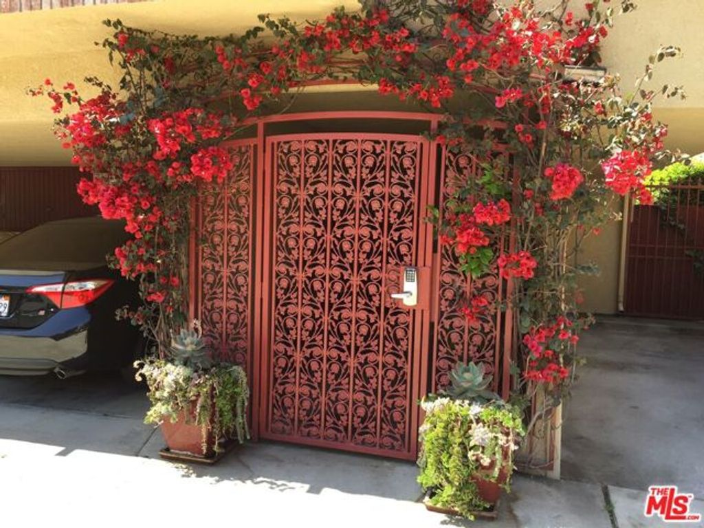 1731 Camden Avenue 4, Los Angeles, CA 90025