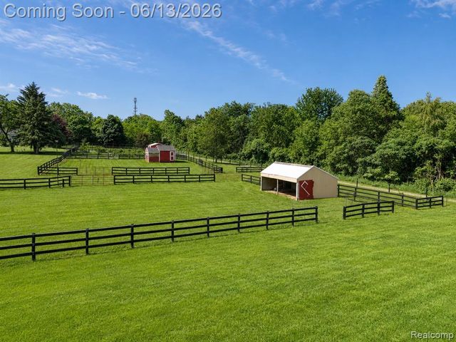 1310 Brauer Road, Metamora, MI 48371