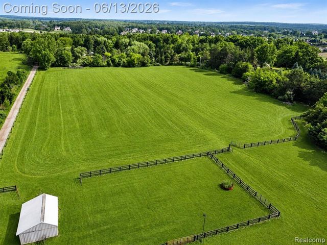 1310 Brauer Road, Metamora, MI 48371