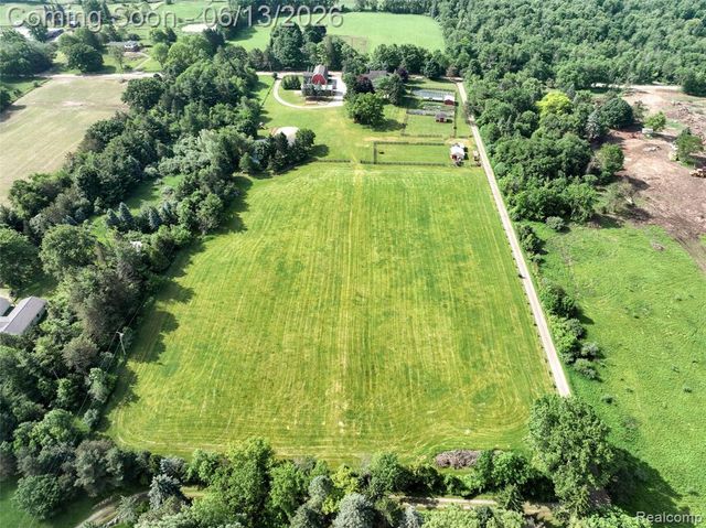 1310 Brauer Road, Metamora, MI 48371