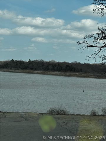 72 W Hilltop Road, Mcalester, OK 74501