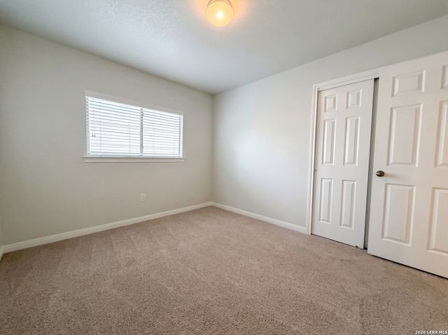 5708 MAXFLI DR, Schertz, TX 78108