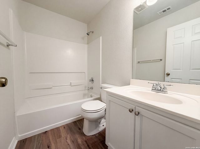 5708 MAXFLI DR, Schertz, TX 78108