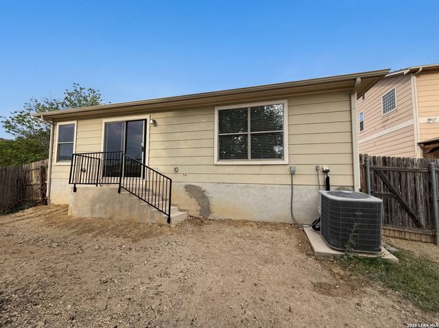 5708 MAXFLI DR, Schertz, TX 78108