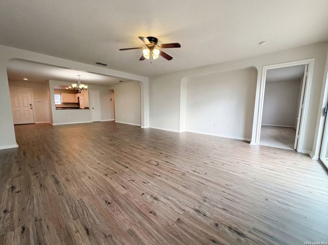 5708 MAXFLI DR, Schertz, TX 78108