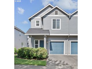 810 E 9TH St G28, Newberg, OR 97132