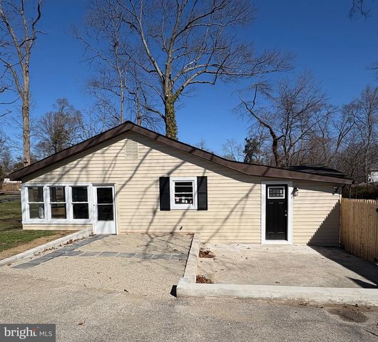 207 PENNSYLVANIA AVE, Hainesport, NJ 08036