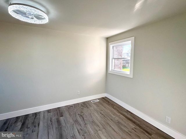 207 PENNSYLVANIA AVE, Hainesport, NJ 08036